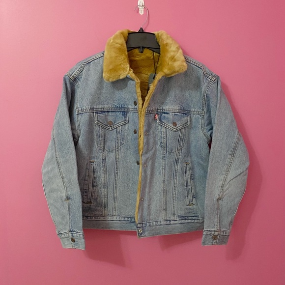 Levi’s Oversized Faux Fur Lined Denim Jacket - Picture 5 of 7
